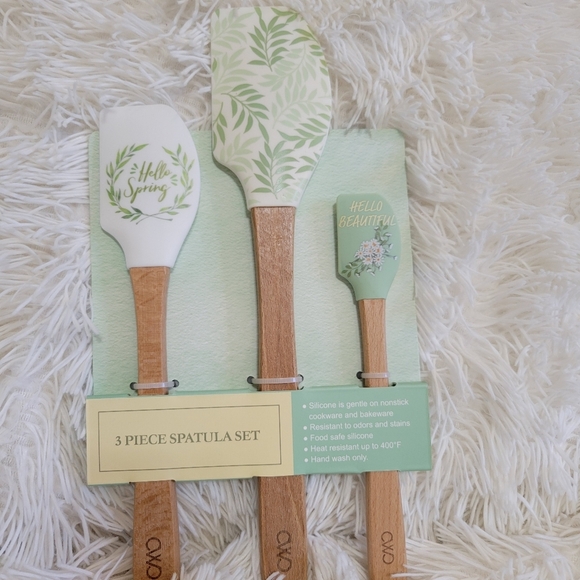 "Hello Spring" Cook with Color Green & White Multi-purpose 3 piece spatula - Picture 1 of 3